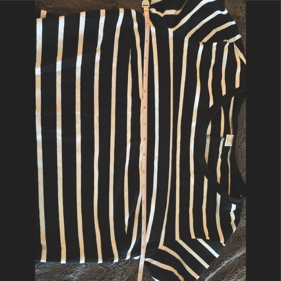 Old Navy Women’s Fitted Dress - Picture 5 of 5